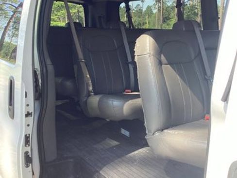 Used 2022 Chevrolet Express 3500 LS image 5