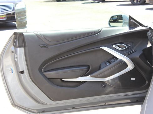 Used 2019 Chevrolet Camaro SS RWD image 7