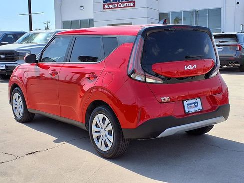Certified 2023 Kia Soul LX image 5
