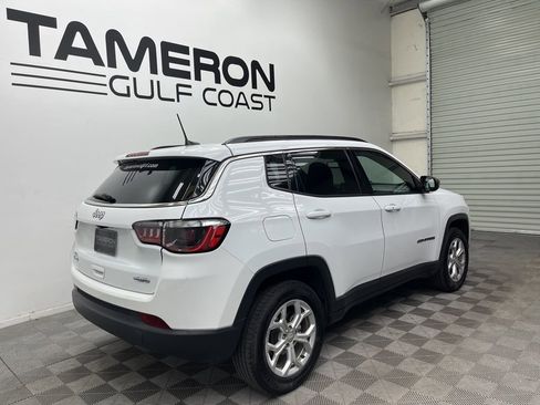 Used 2024 Jeep Compass Latitude AWD/4WD image 7