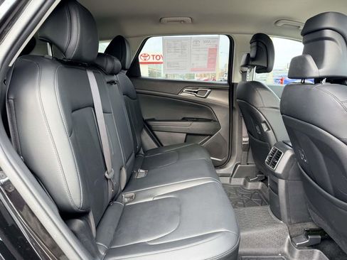 Used 2023 Kia Sportage EX image 14