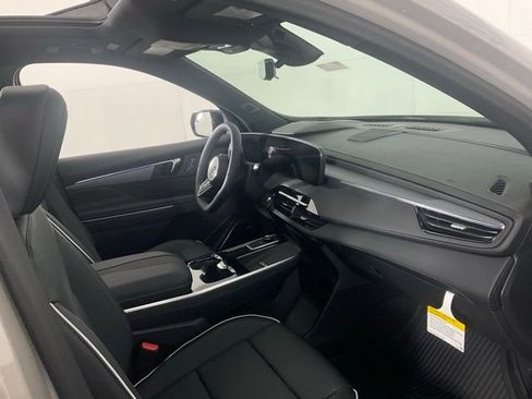 New 2026 Buick Enclave Sport Touring w/ Power Package FWD image 31