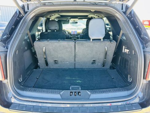 Used 2023 Ford Explorer ST-Line w/ Class IV Trailer Tow Package image 32