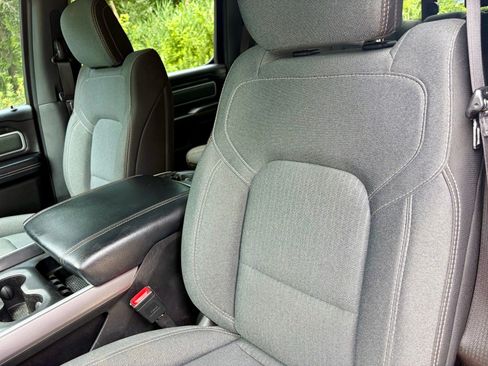 Used 2022 RAM 1500 Big Horn AWD/4WD image 4
