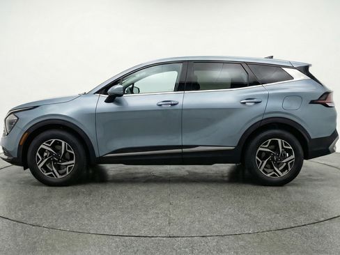 Used 2025 Kia Sportage LX image 5