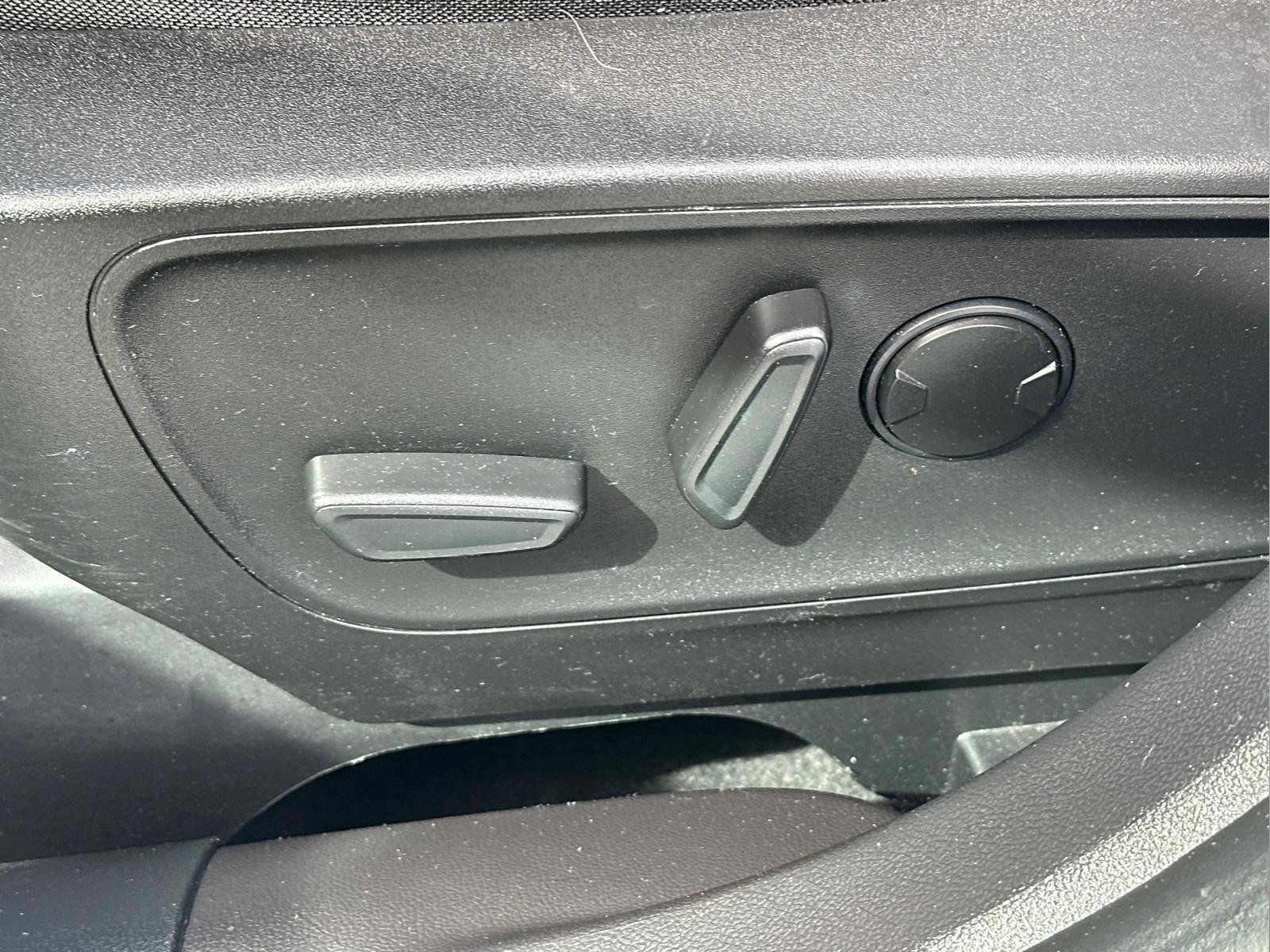 Used 2023 Ford Escape ST-Line Elite w/ Premium Technology Package AWD/4WD image 19