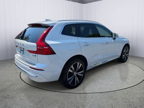 Used 2022 Volvo XC60 B5 Inscription w/ Advanced Package AWD/4WD image 3