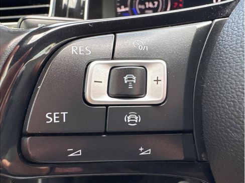 Used 2019 Volkswagen Golf R 4-Door AWD/4WD image 17