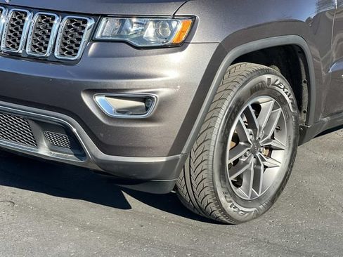 Used 2021 Jeep Grand Cherokee Limited AWD/4WD image 9