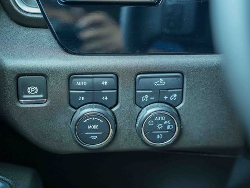 Used 2024 Chevrolet Silverado 1500 RST AWD/4WD image 27