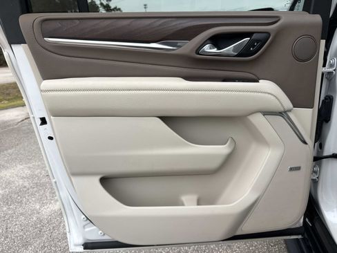 Used 2021 GMC Yukon XL Denali image 14