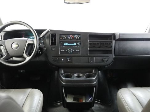 Used 2015 Chevrolet Express 3500 LS RWD image 2