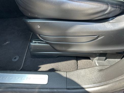 Used 2023 Lincoln Aviator AWD image 25