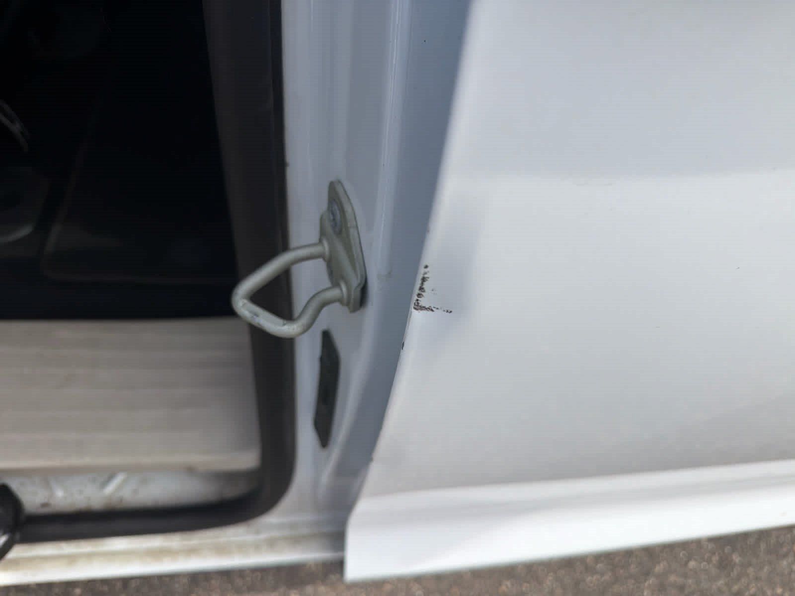 Used 2024 Chrysler Pacifica Limited FWD image 8
