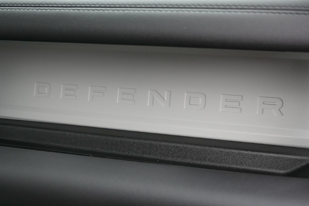 Used 2024 Land Rover Defender 110 S AWD/4WD image 32