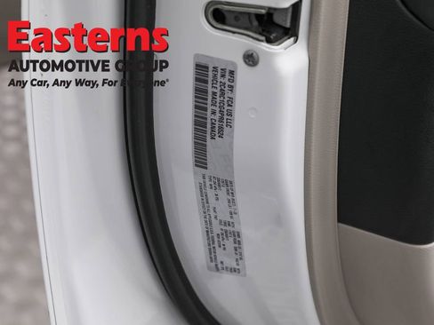 Used 2023 Chrysler Voyager LX image 35