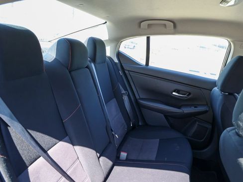 Used 2025 Nissan Sentra SR FWD image 17