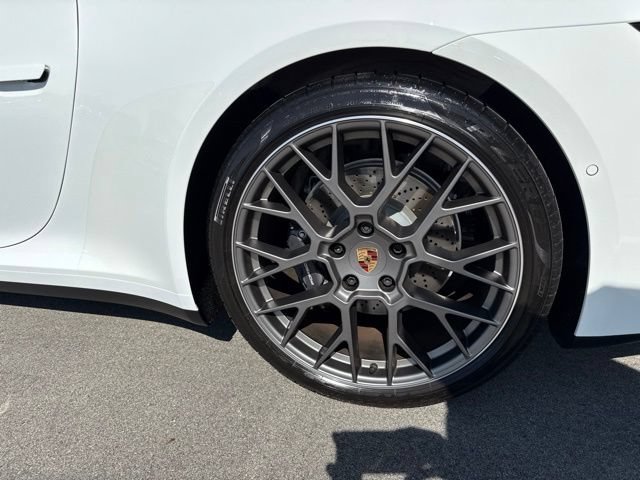 Used 2025 Porsche 911 Carrera RWD image 11