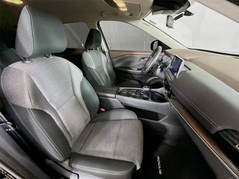 Used 2021 Nissan Rogue SV image 27