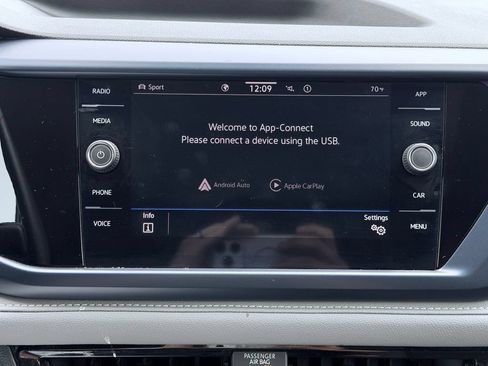 Used 2024 Volkswagen Taos SE AWD/4WD image 40
