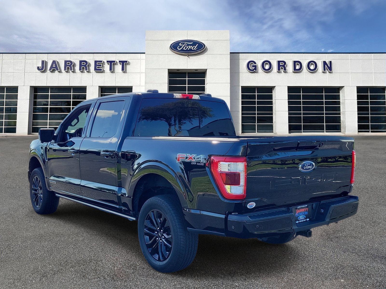 Used 2021 Ford F150 Lariat w/ Equipment Group 502A High AWD/4WD image 3