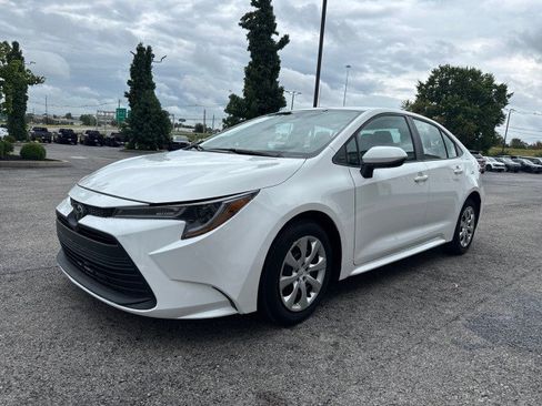Used 2025 Toyota Corolla LE FWD image 15
