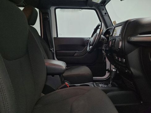 Used 2018 Jeep Wrangler Unlimited Sport image 21