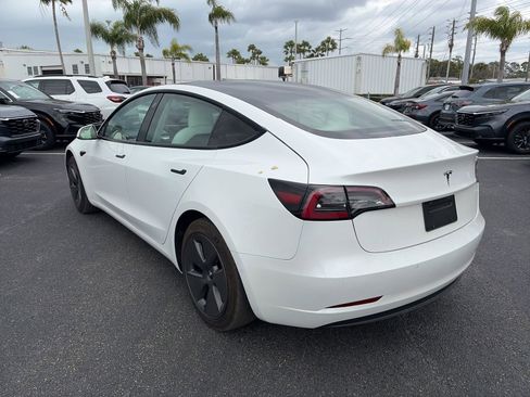Used 2021 Tesla Model 3 Standard Range Plus image 5
