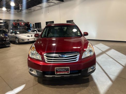 Used 2011 Subaru Outback 2.5i Premium image 8
