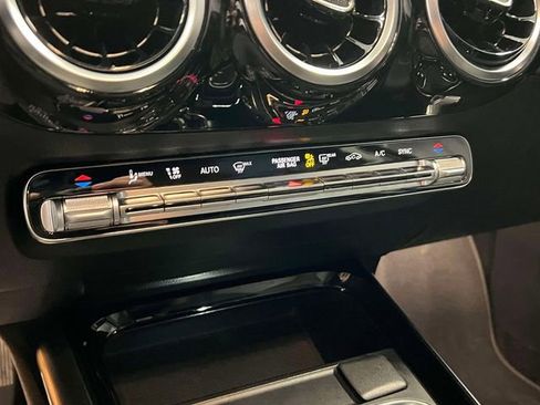 Certified 2022 Mercedes-Benz GLA 250 4MATIC image 29