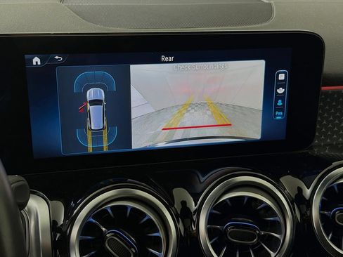 Used 2025 Mercedes-Benz GLB 250 w/ Exclusive Package image 19