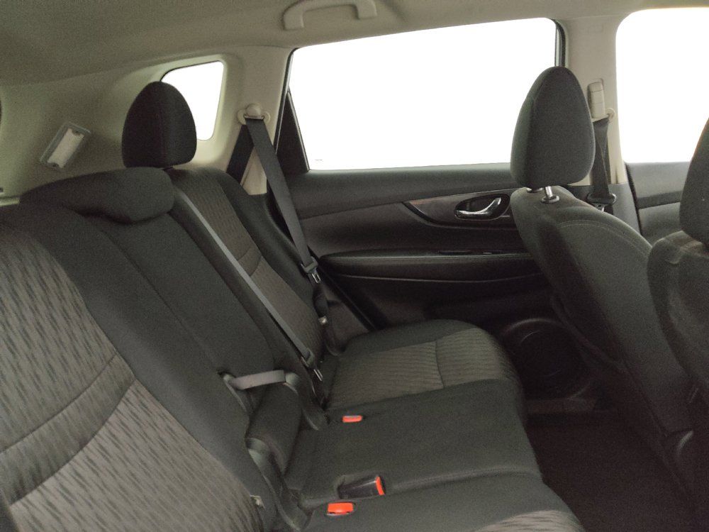 Used 2020 Nissan Rogue SV FWD image 19