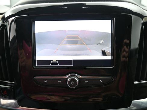 Used 2022 Chevrolet Traverse LS FWD image 16