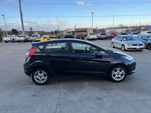 Used 2014 Ford Fiesta SE w/ Comfort Package image 4