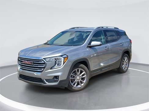 Used 2024 GMC Terrain SLT image 1