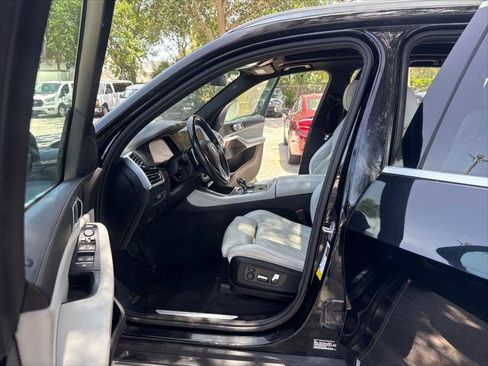 Used 2023 BMW X5 sDrive40i w/ Premium Package RWD image 17