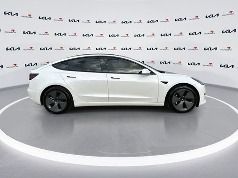 Used 2022 Tesla Model 3 image 9