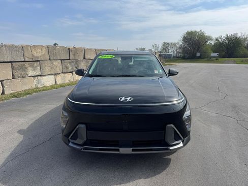 Used 2024 Hyundai Kona SE image 8