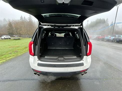 Used 2021 GMC Yukon XL Denali w/ Denali Premium Package image 26