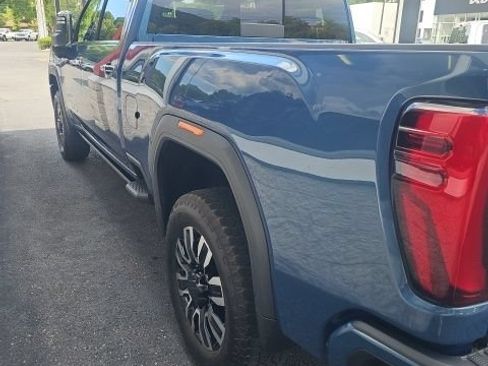 Used 2024 GMC Sierra 2500 Denali Ultimate AWD/4WD image 11