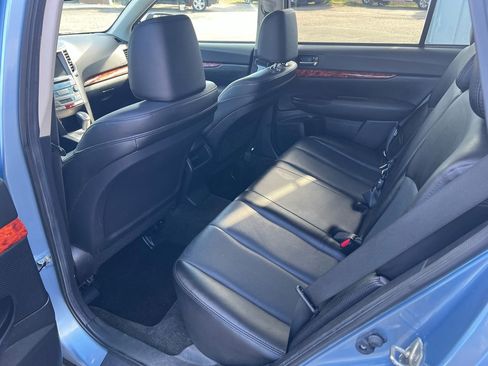 Used 2012 Subaru Outback 2.5i Limited AWD/4WD image 9