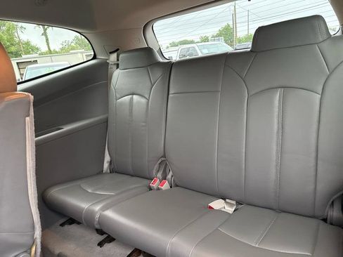 Used 2017 Chevrolet Traverse LS FWD image 17