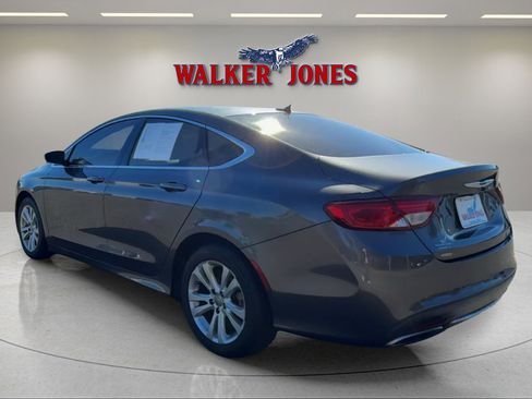 Used 2015 Chrysler 200 Limited w/ Convenience Group image 5