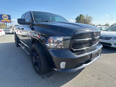 Used 2016 RAM 1500 Express w/ Black Ram 1500 Express Group image 7