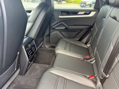 Used 2026 Porsche Cayenne S AWD/4WD image 27