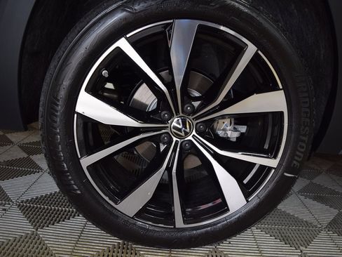 New 2025 Volkswagen Atlas SEL Premium R-Line image 12