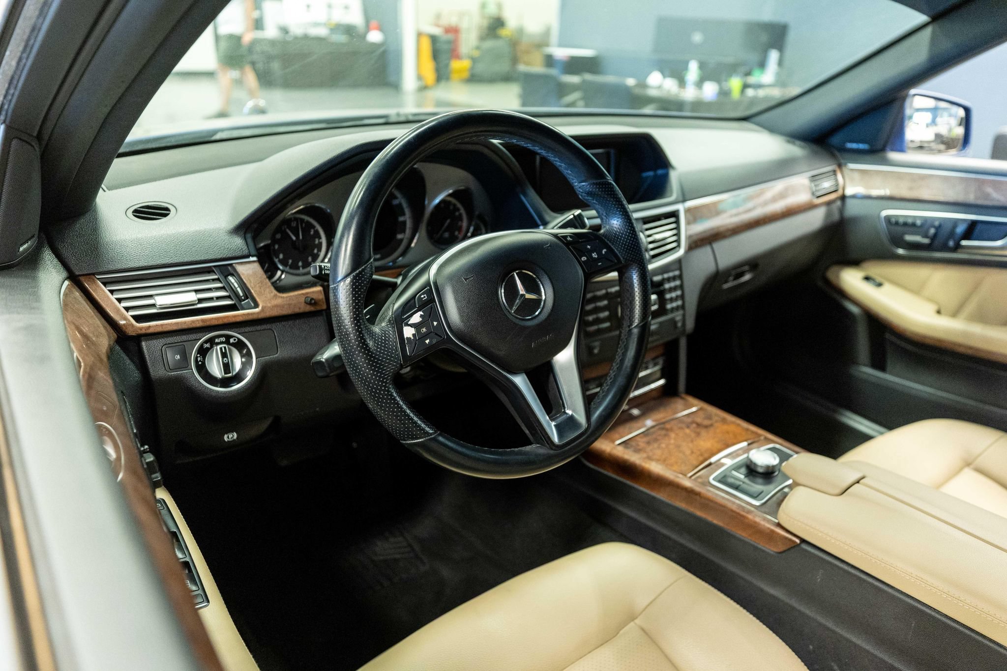 Used 2013 Mercedes-Benz E 350 Sedan image 7