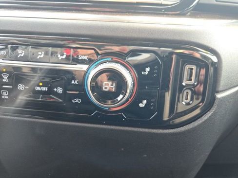 Used 2024 GMC Sierra 1500 SLE w/ Preferred Package image 29