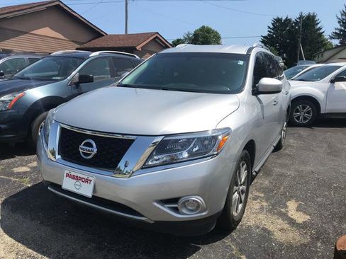 Used 2016 Nissan Pathfinder S image 1