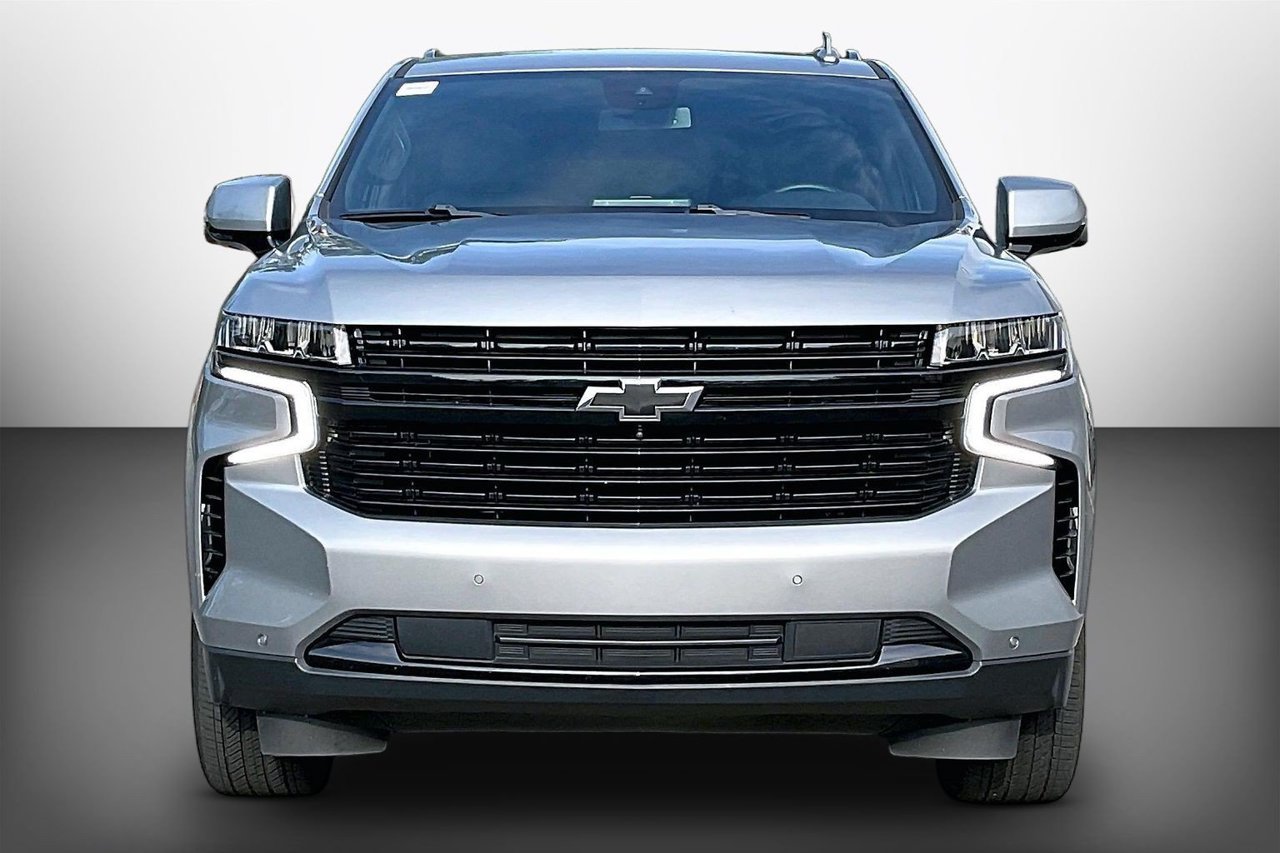 Used 2024 Chevrolet Suburban RST w/ Luxury Package AWD/4WD image 3